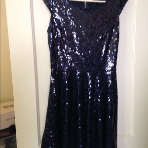 Stretchy navy sequins dress